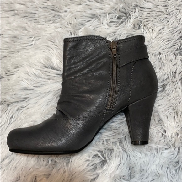 Naturalized Grey Booties (inside zip) - Picture 4 of 6